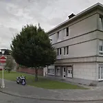 Cosy Corner In Quiet Suburb - All Cars Allowed